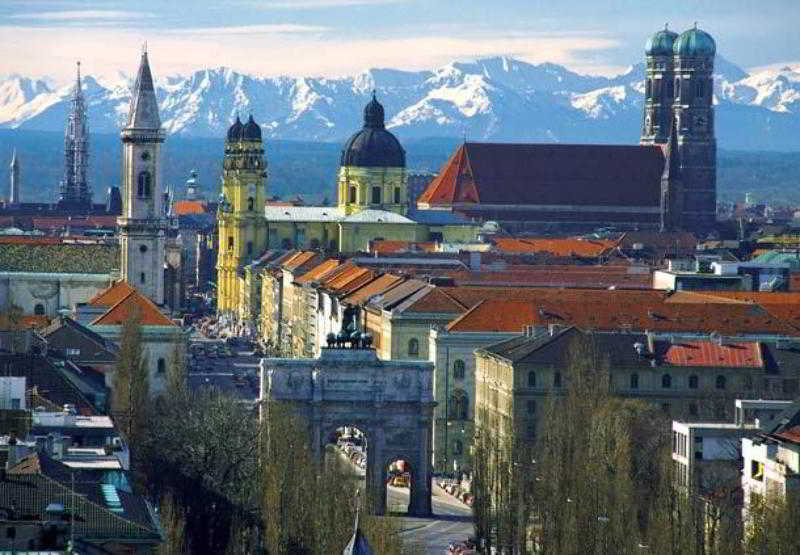 Courtyard By Marriott Center 4* München
