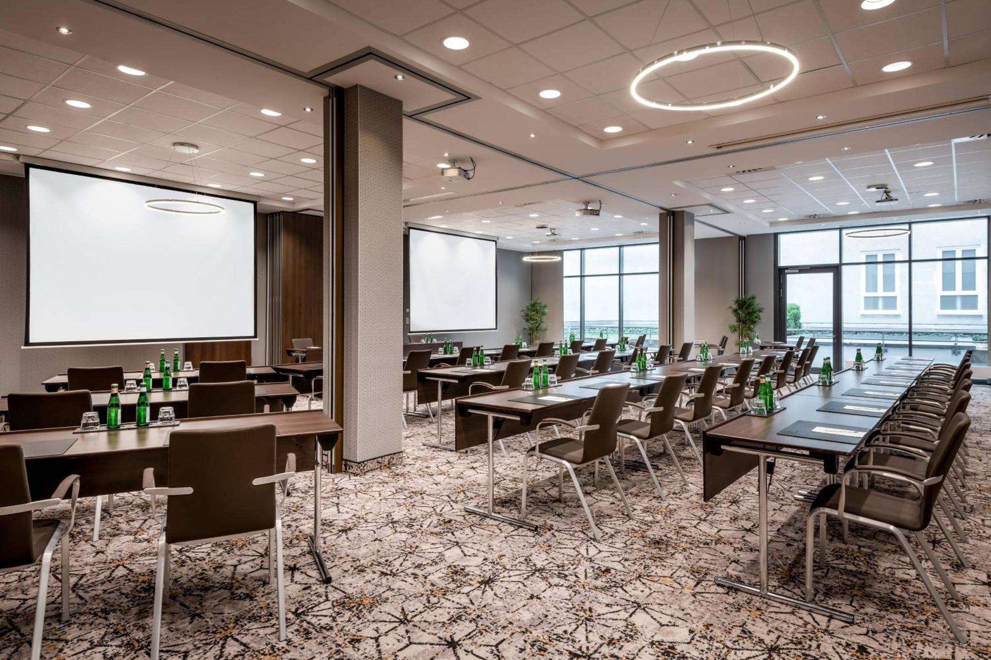 Hotel Courtyard By Marriott Center München