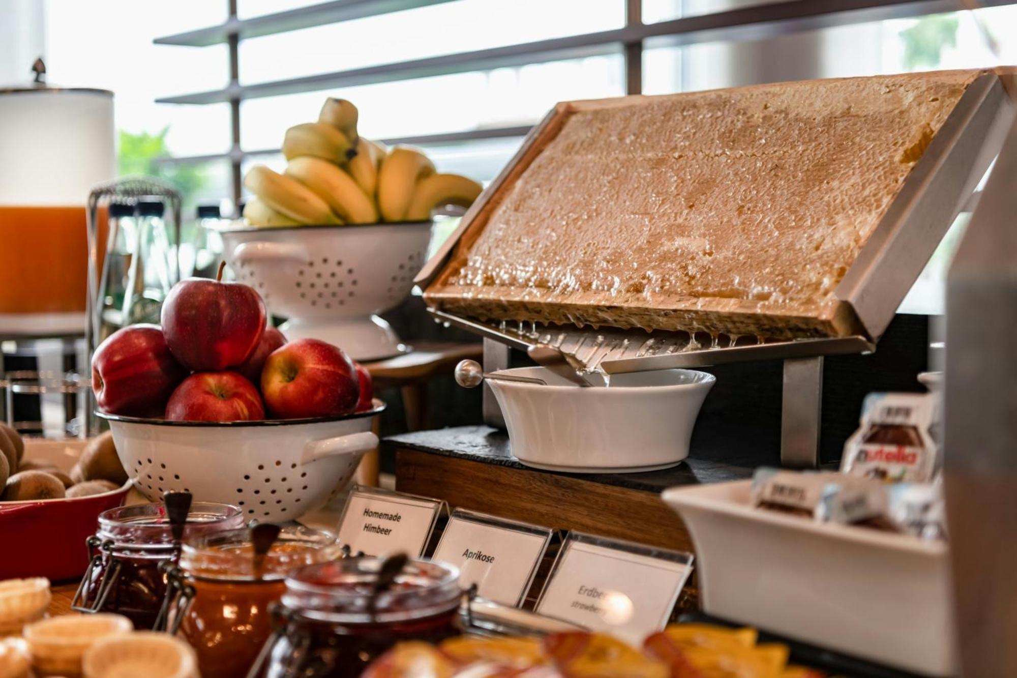 Courtyard By Marriott Center Hotel 4*