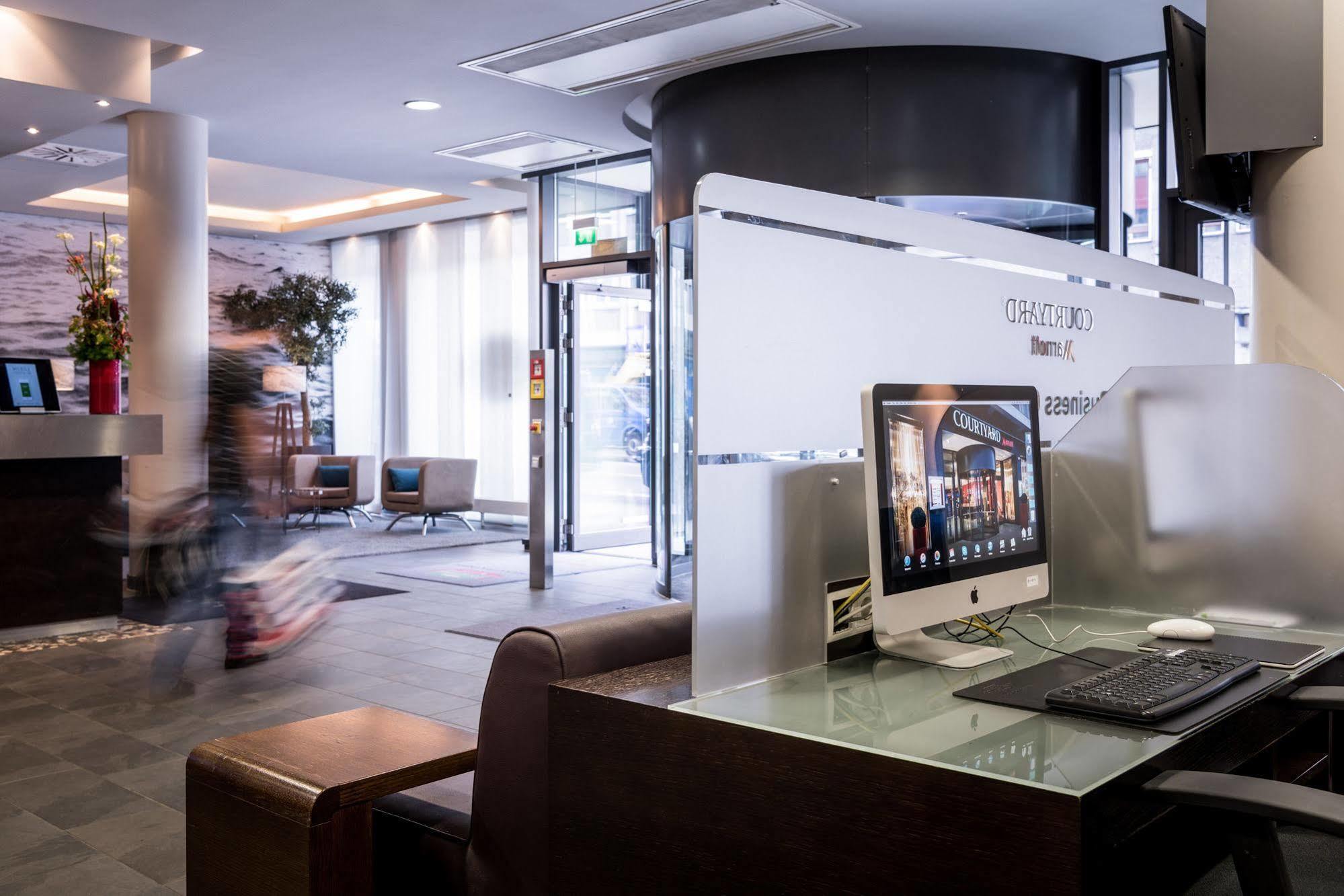 Courtyard By Marriott Center Hotel 4*